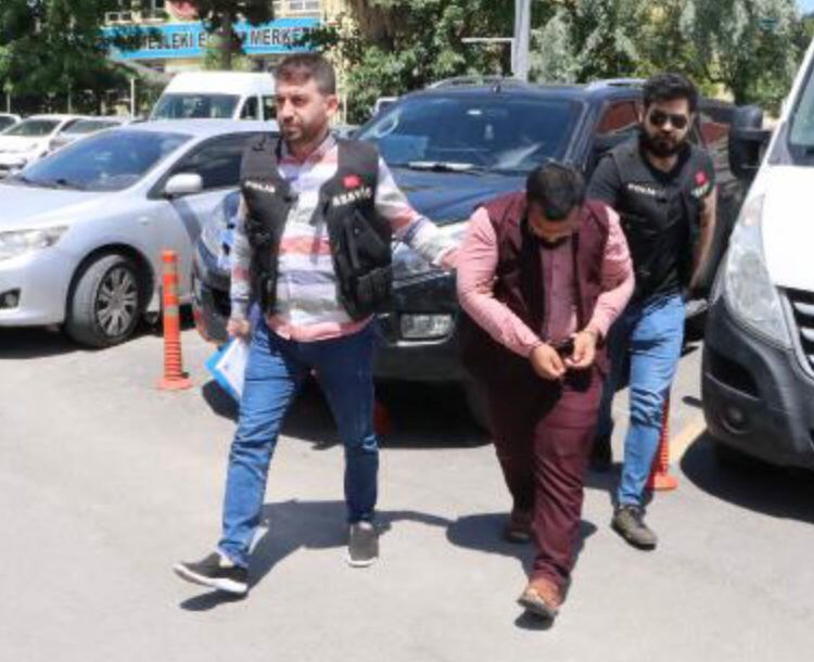 Urfa'da sopalı hoca serbest bırakıldı!;