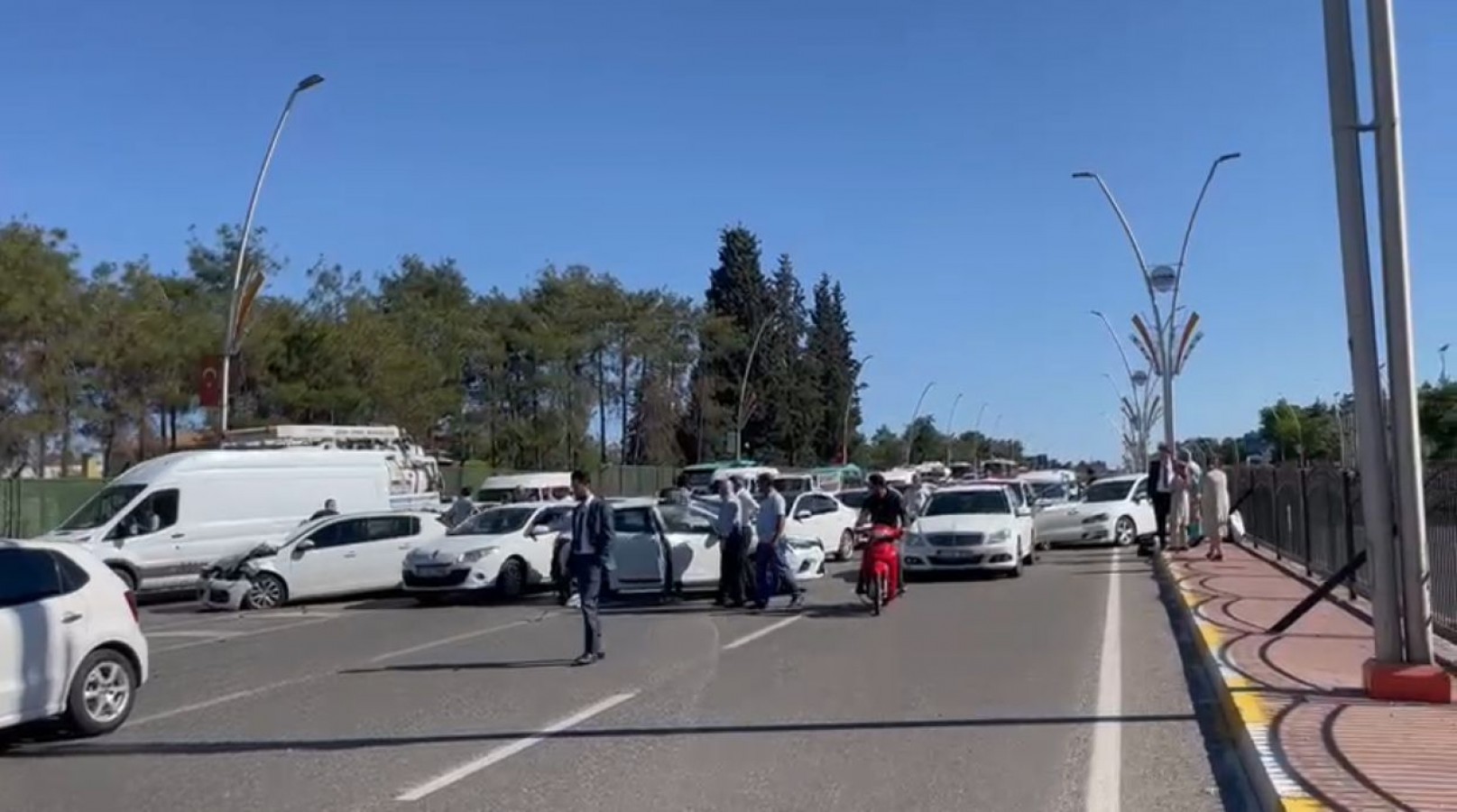 Urfa'da sabah saatlerinde zincirleme kaza!;