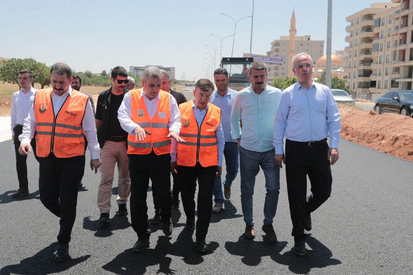 Şehrin trafiğine rahatlatacak yolda asfaltlama çalışması başladı;