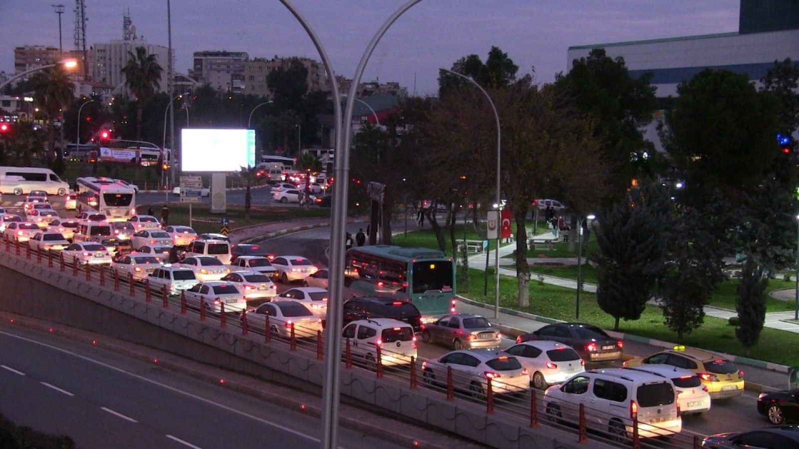 Şanlıurfa’daki trafik çilesine İngiltere modeli;