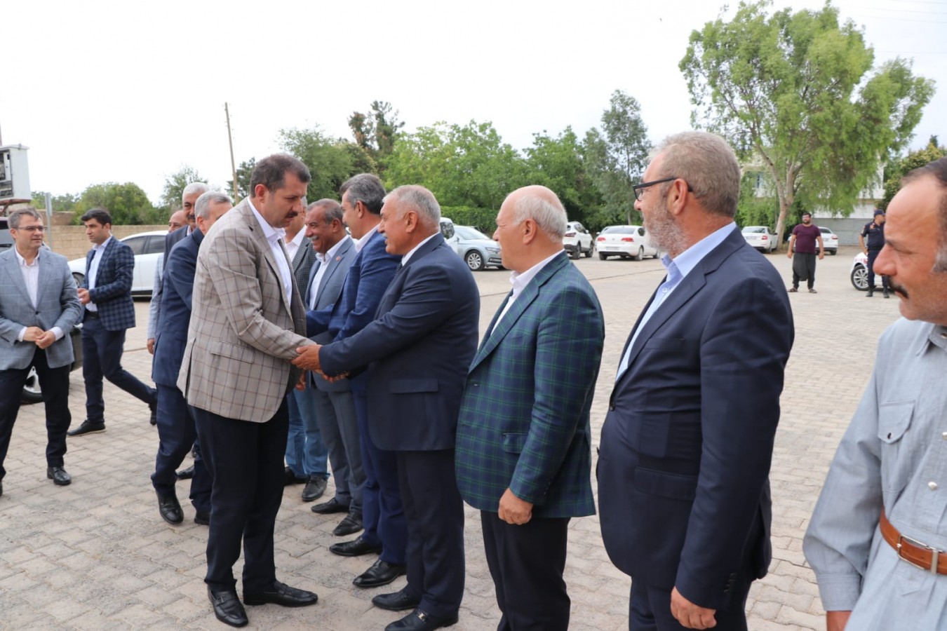 Vali Ayhan kırsala çıkarma yaptı!