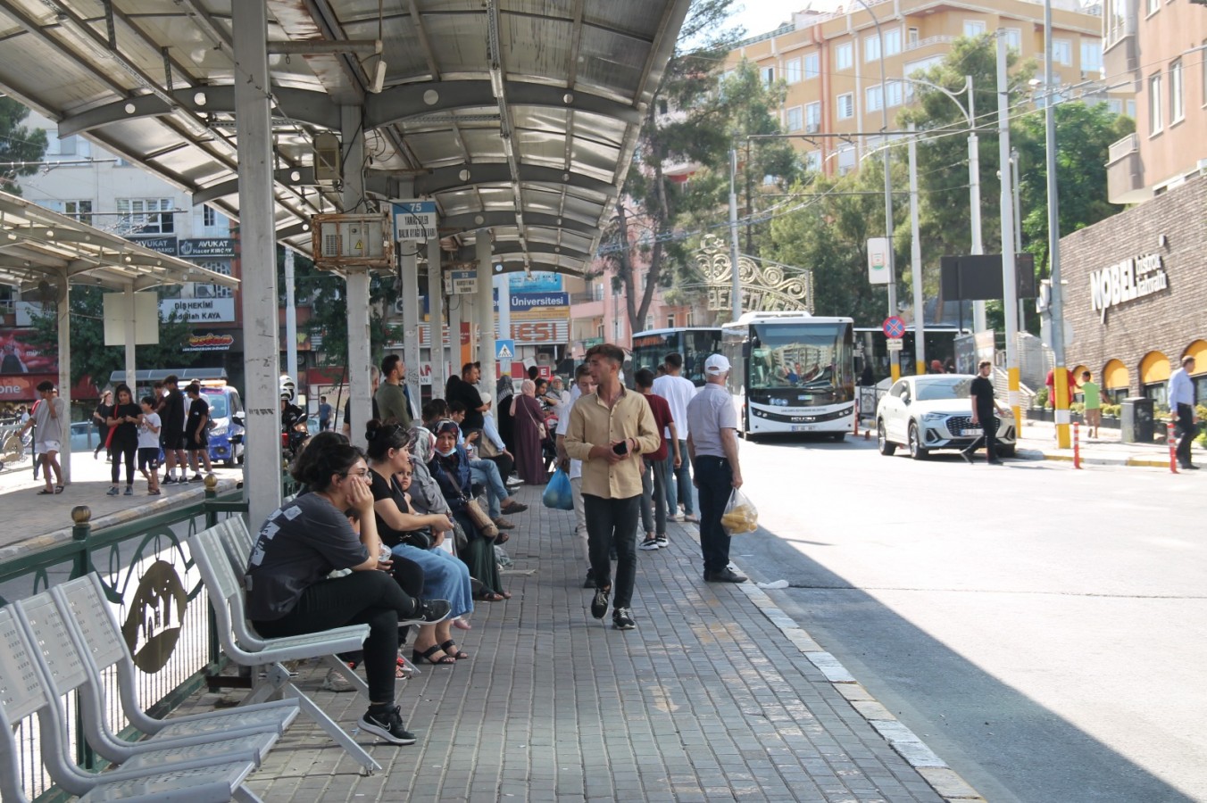 Sağlık çalışanlarının ücretsiz ulaşımı bitti!;