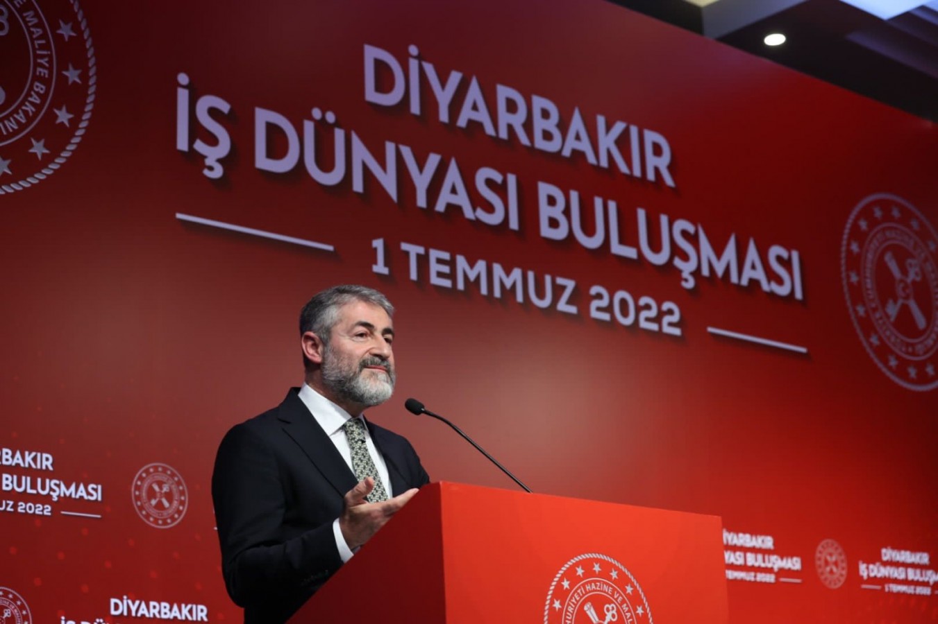 Çiftçilere art arda müjdeler: Bakan Nebati Diyarbakır’dan duyurdu!;