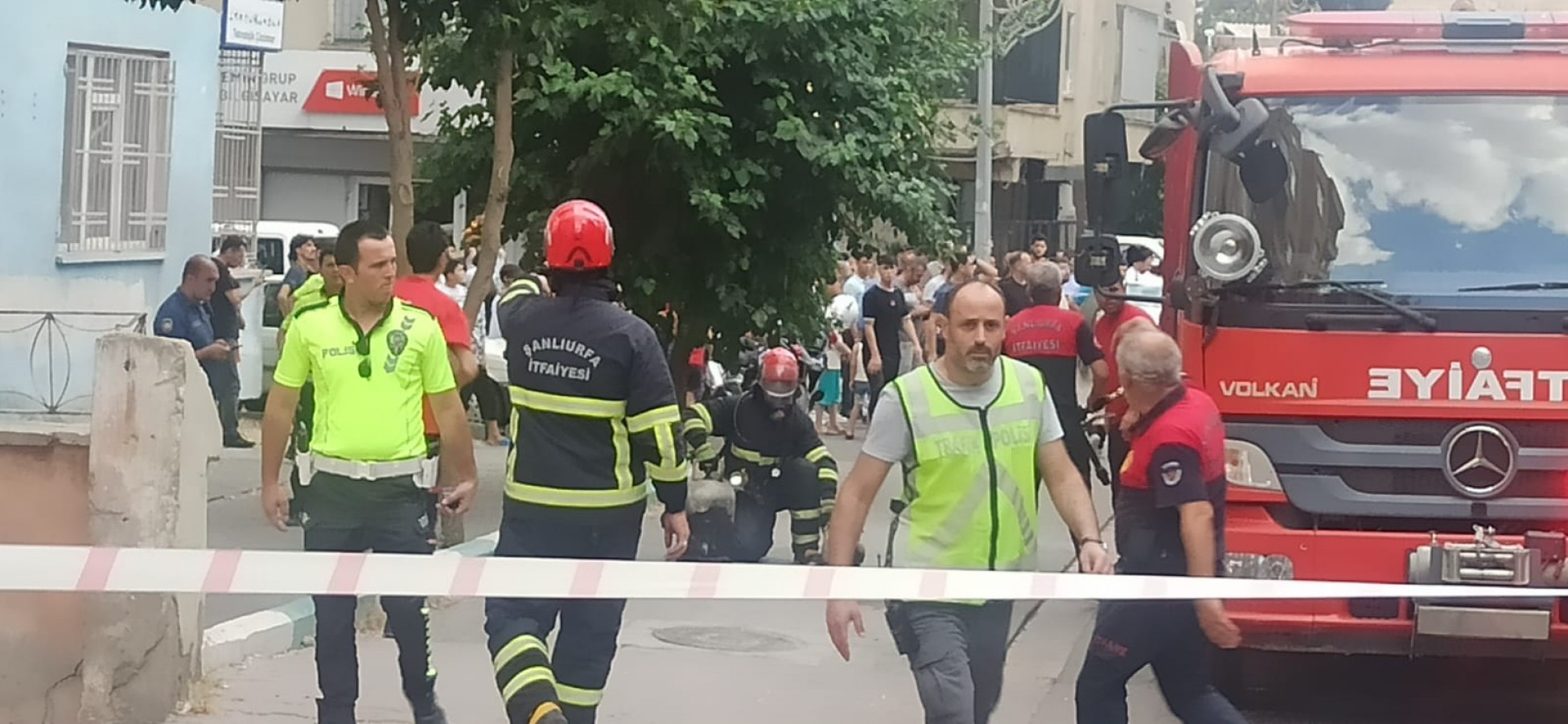 Haliliye’de 6 katlı binada çıkan yangın korkuttu!;