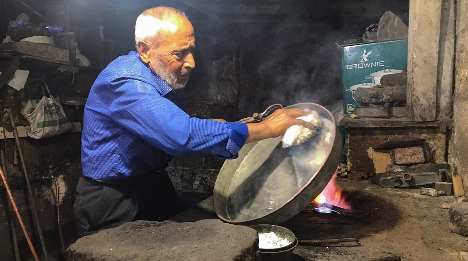 75 yıldır Urfa'nın en eski ustası!;