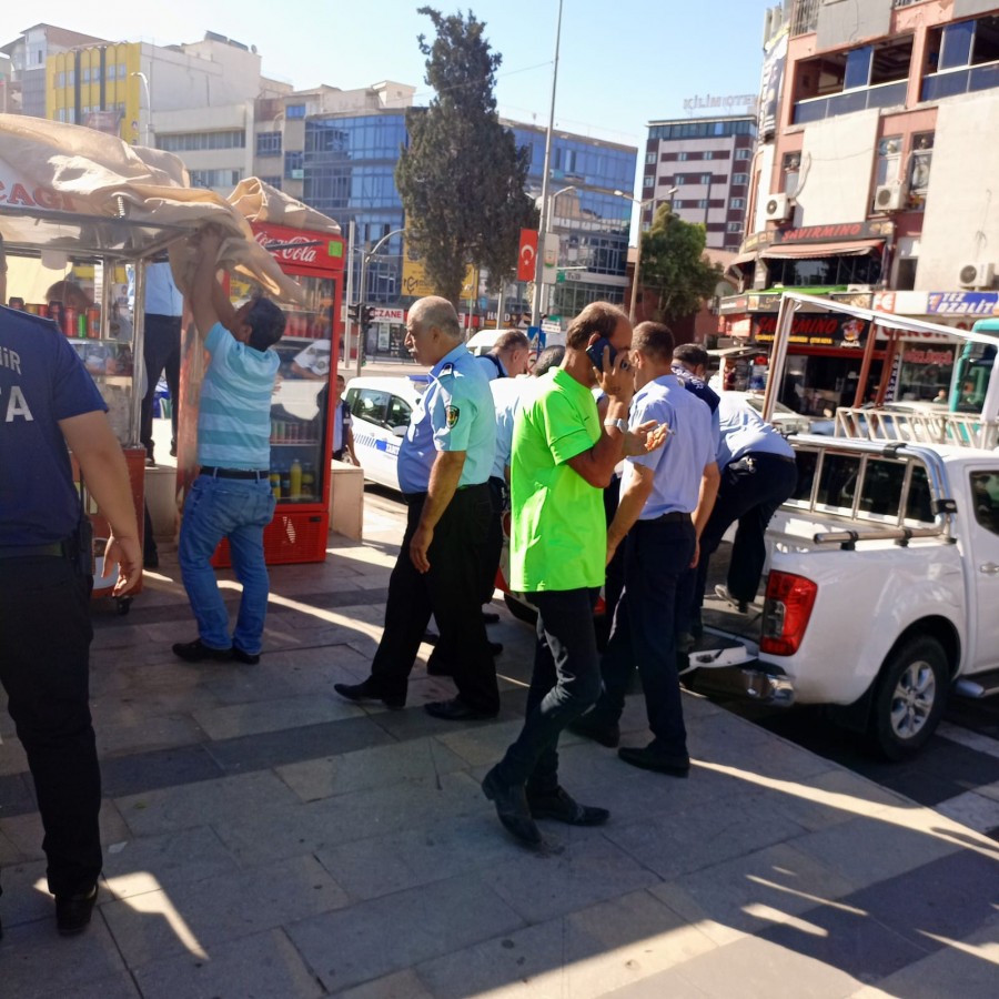 Urfa’da zabıtadan seyyar satıcılara baskın;