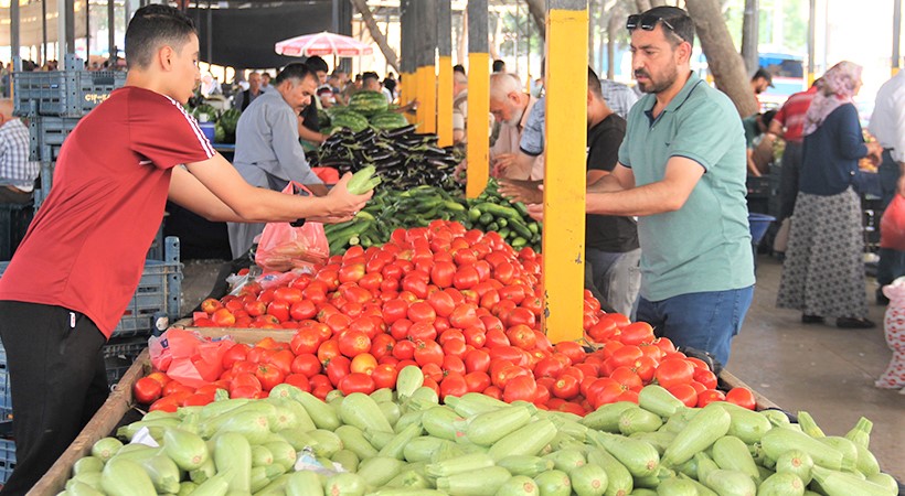 Yaz mevsiminde bile sebze ve meyvenin yanına yaklaşılamıyor;