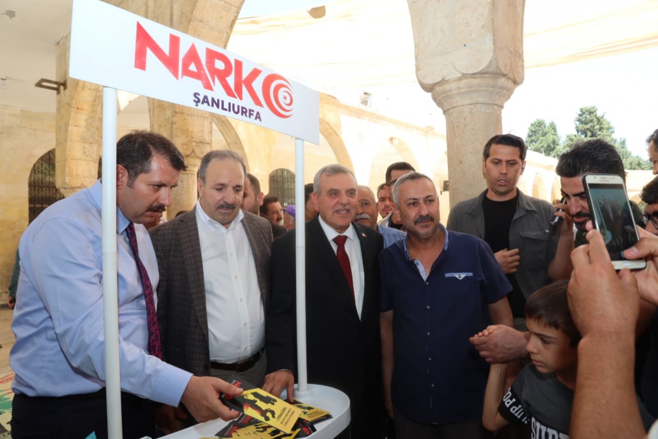 Balıklıgöl’de uyuşturucu bağımlılığına dikkat çekmek için stant kuruldu