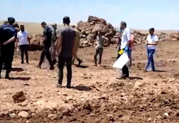 Hilvan’da tarlada insan kafatası ve kemikler bulundu;