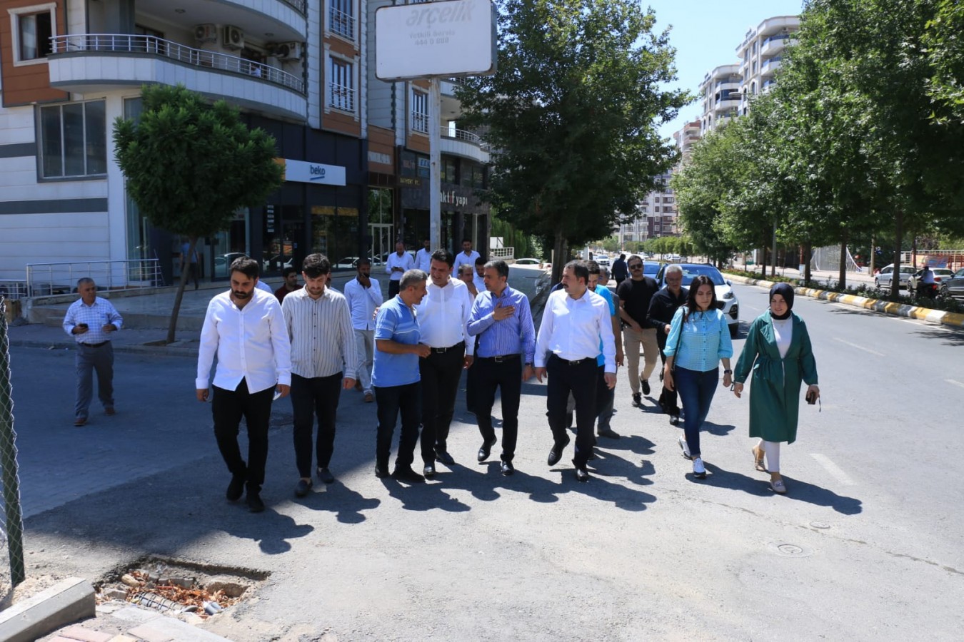 AK Parti Şanlıurfa Teşkilatı tam kadro sahada;