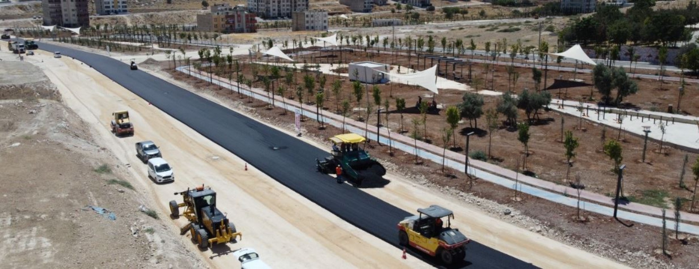 Urfa'da Millet Bahçesinin Yolu Asfaltlandı;