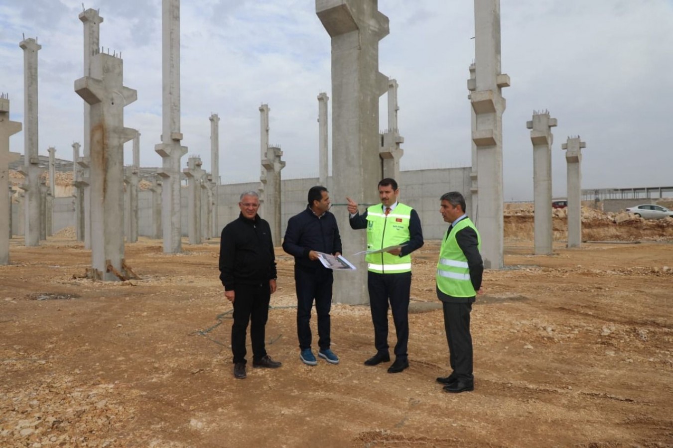 Şanlıurfa'da Yüzlerce kişiye iş imkanı sağlayacak Fabrikalara Ziyaret..;