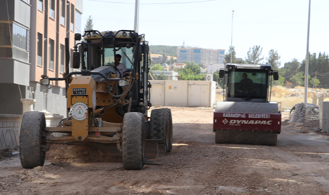 Karaköprü'de Yeni Yol Açma ve Yenileme Çalışmaları;