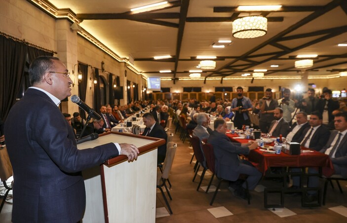 Bekir Bozdağ'dan 14 Mayıs yorumu: Ya şampanya patlatanlar ya da secde edenler olacak;