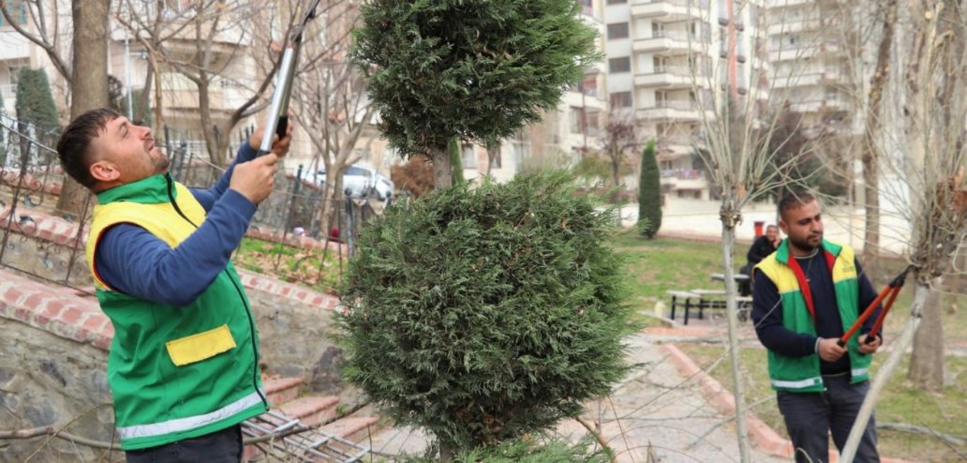 Karaköprü'de Parklar Yaza Hazırlanıyor;