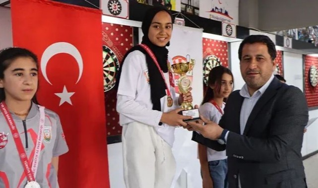 Urfa'da 23 Nisan Başkanlık Kupası Dart Turnuvası Ödülleri Sahiplerini Buldu
