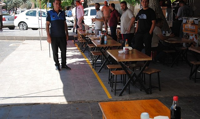 Şanlıurfa'da Kaldırım işgaline Büyükşehir'den Çizgili Önlem;