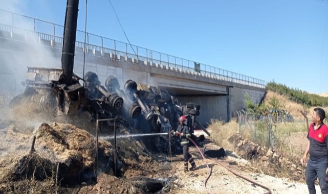 Urfa Yolunda Tır Köprüden Aşağı Uçtu Alev Aldı.