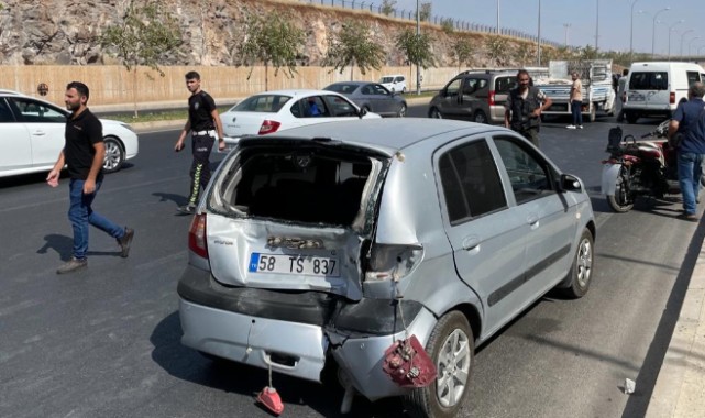 Karaköprü'deki Kazada Yaralıların Yardımına Başkan Beyazgül Koştu;