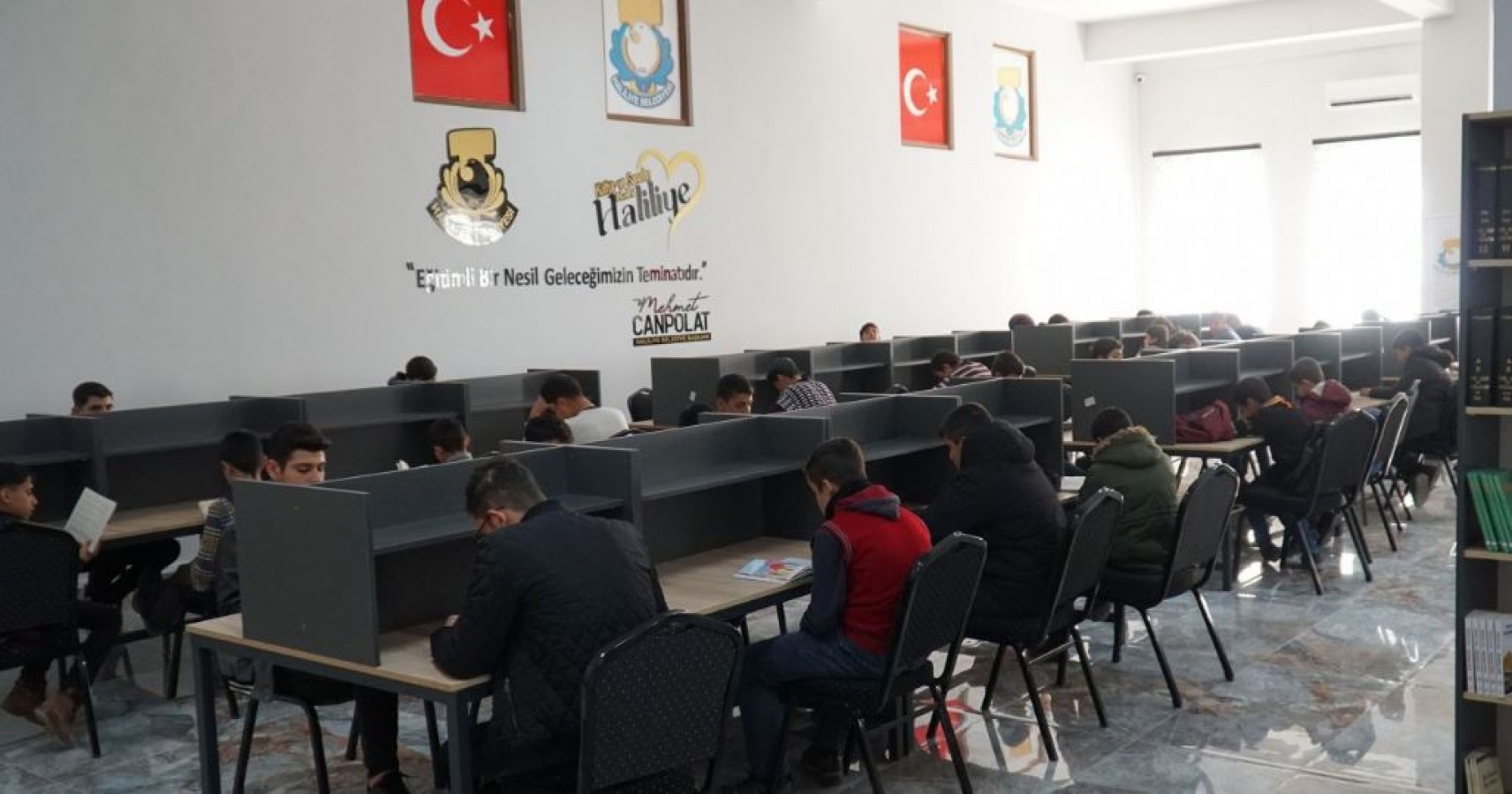 Haliliye’de Öğrenciler Sınavlara Kütüphanede Hazırlanıyor;