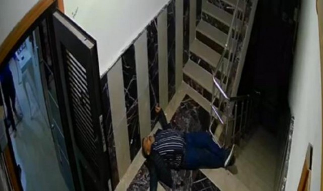 Viranşehir'de Muhtarın Silahlı Saldırıya Uğradığı Anın Görüntüleri..