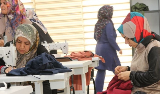 Karaköprü'de Kadınlar Zamanlarını Kurslarda Değerlendiriyor