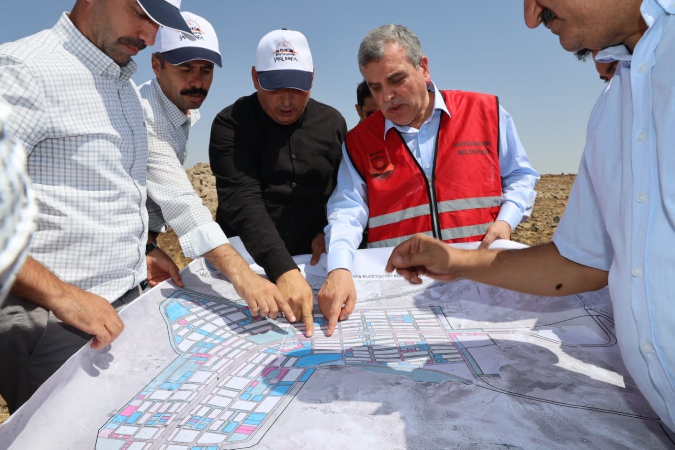 Urfa'da Yapılacak Toplu Konut için Yol Çalışmalarına Başlandı;